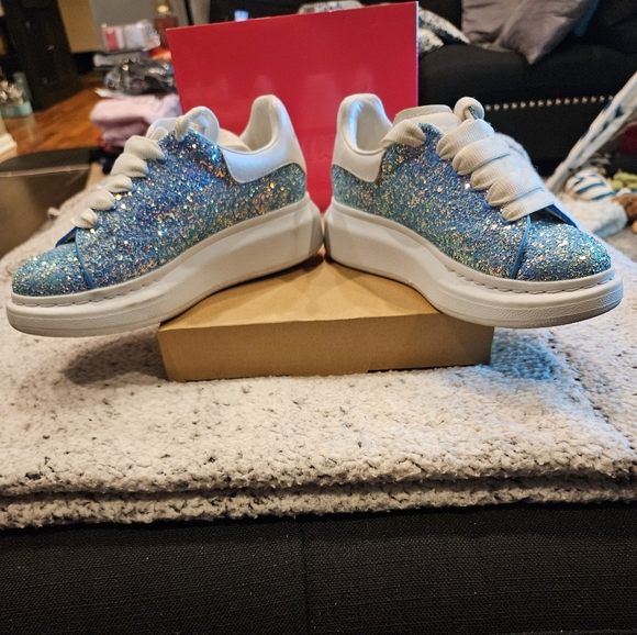 EUC Alexander McQueen Blue Glitter Sneakers - Kids 31 EU - Picture 4 of 9